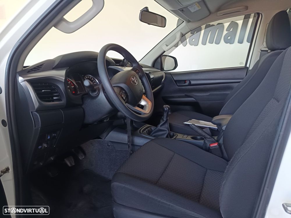 Toyota Hilux 2.4 D-4D 4WD CD CM - 18