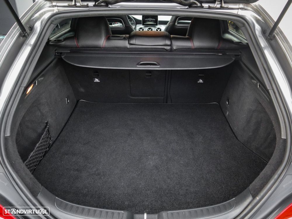 Mercedes-Benz CLA 200 d Shooting Brake AMG Line - 10