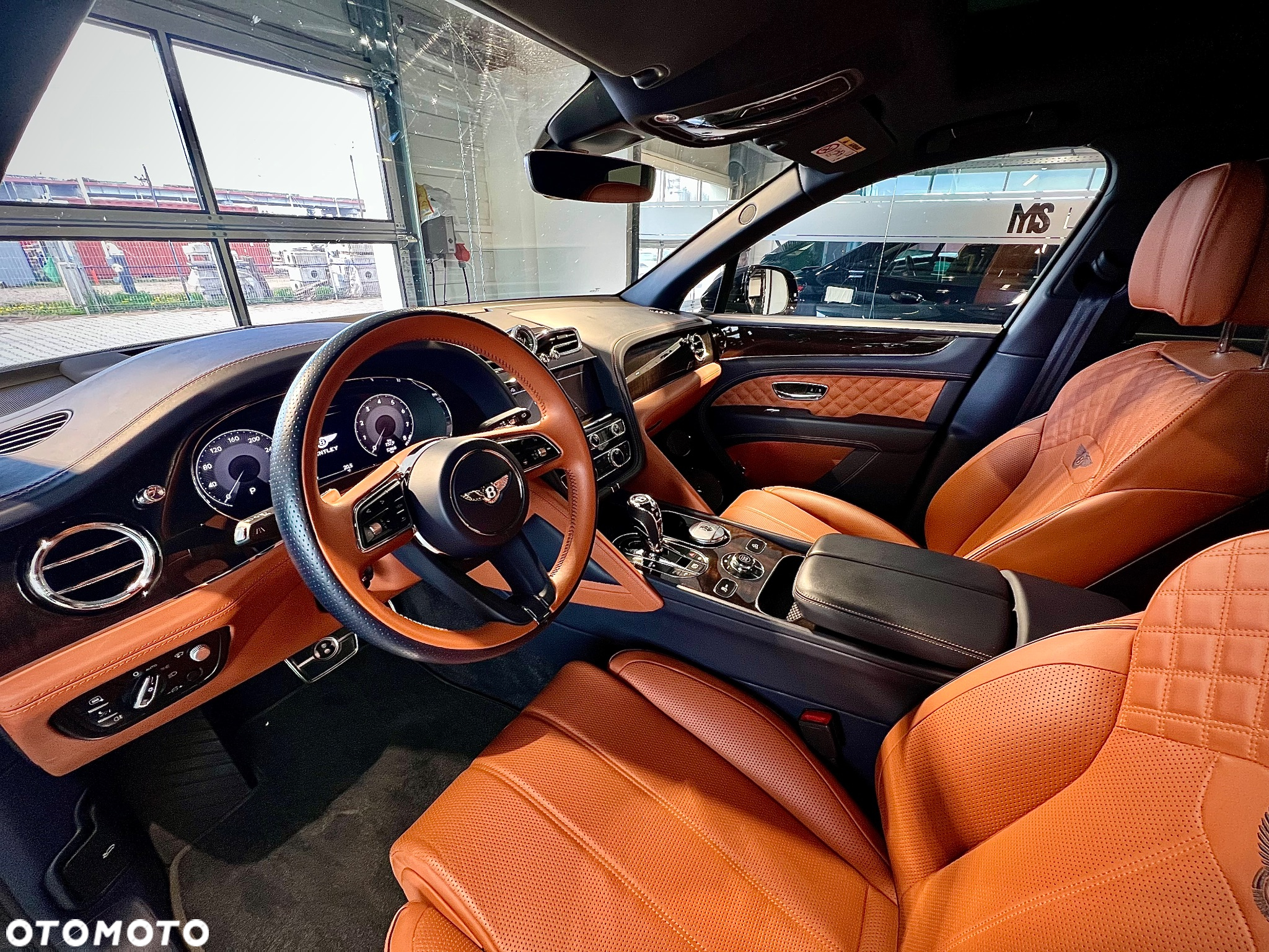 Bentley Bentayga - 5