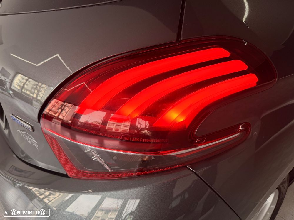 Peugeot 208 1.2 PureTech Style - 21