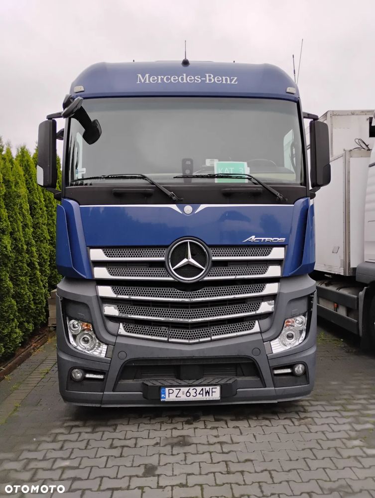 Mercedes-Benz Actros - 1
