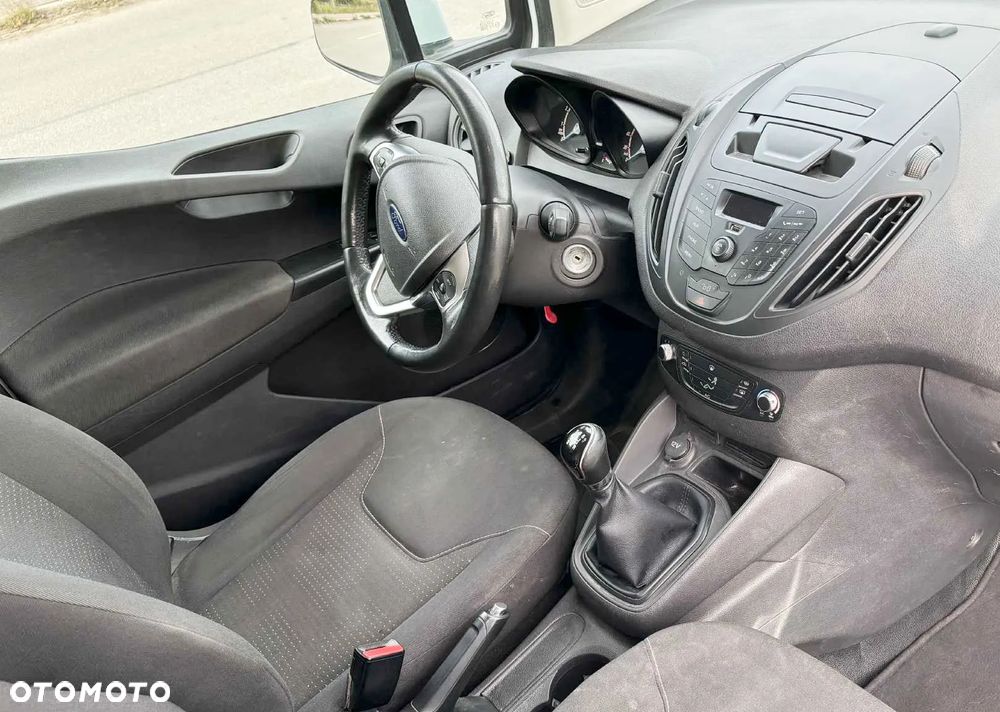 Ford transit courier - 4