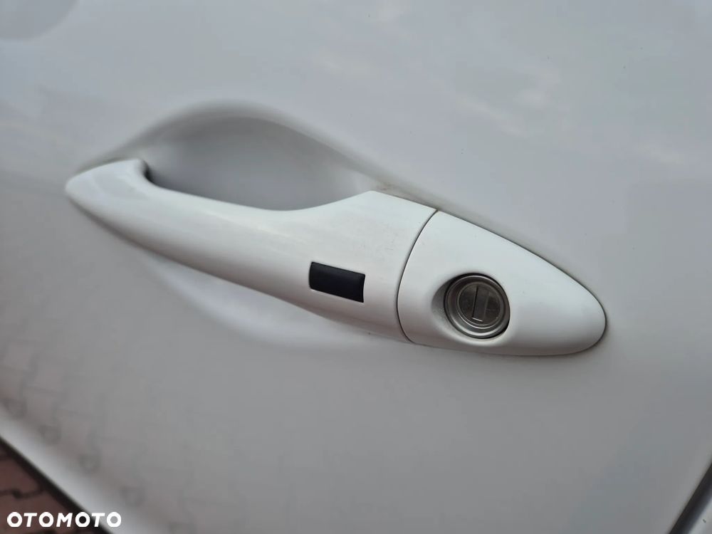 Hyundai ix35 1.7 CRDi 2WD blue Finale Gold - 18