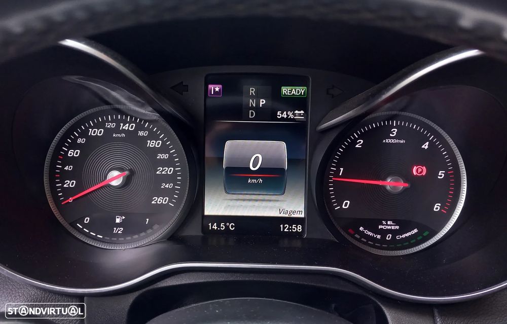 Mercedes-Benz C 300 h AMG Line - 23