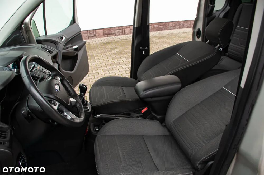 Ford Tourneo Connect 1.6 TDCi Start-Stop Titanium - 22
