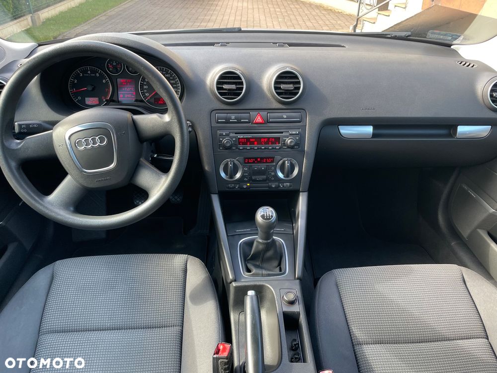 Audi A3 Sportback 1.6 FSI Ambition - 17