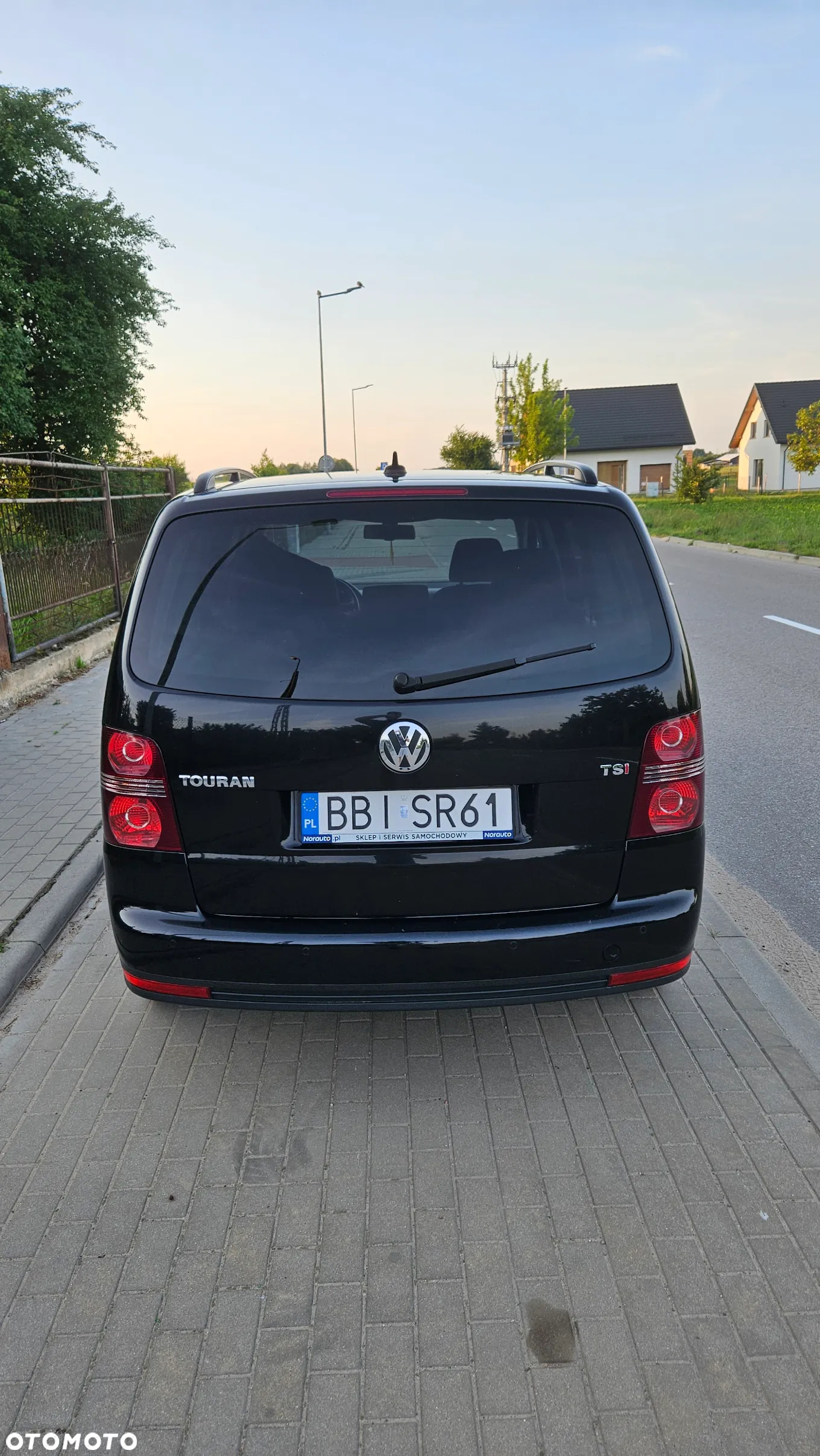 Volkswagen Touran 1.4 TSI United - 11