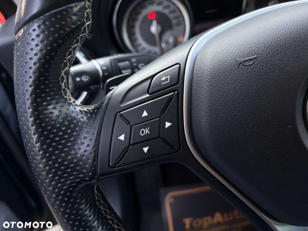 Mercedes-Benz GLA 200 7G-DCT Style - 24