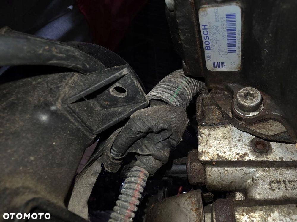 POMPA PALIWA WTRYSKOWA OPEL CORSA COMBO MERIVA 1.3CDTI 0445010138 55198933 - 1