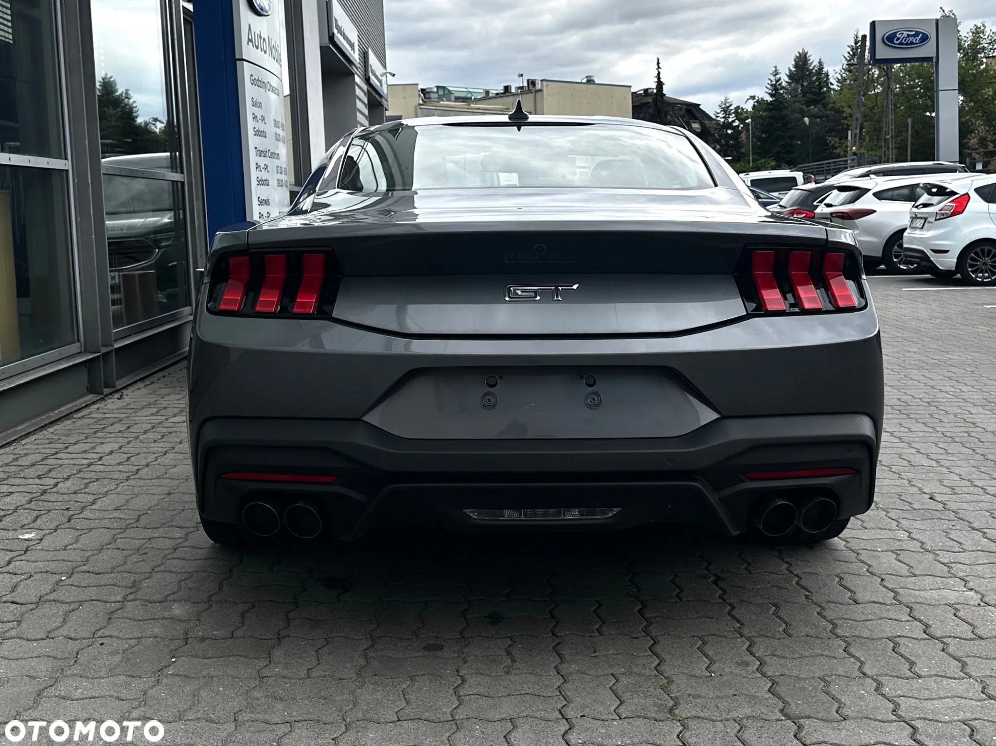 Ford Mustang 5.0 V8 GT - 4
