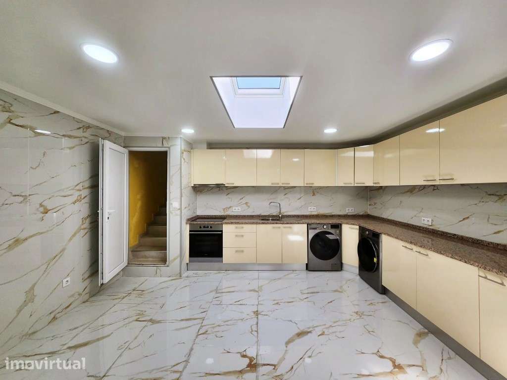 Moradia T4+1 com terraço em Campanhã - Grande imagem: 3/23