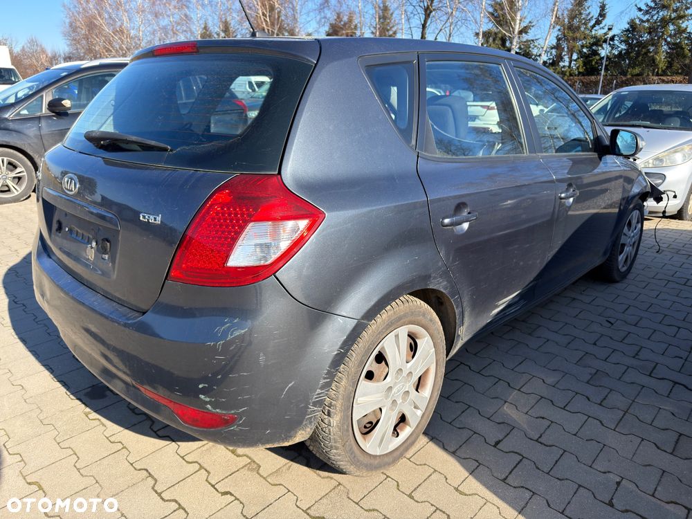 Kia Ceed - 1
