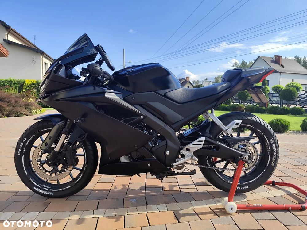 Yamaha YZF - 8