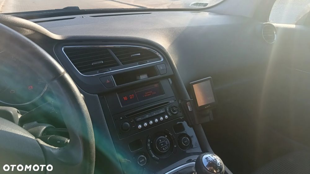 Peugeot 5008 - 11