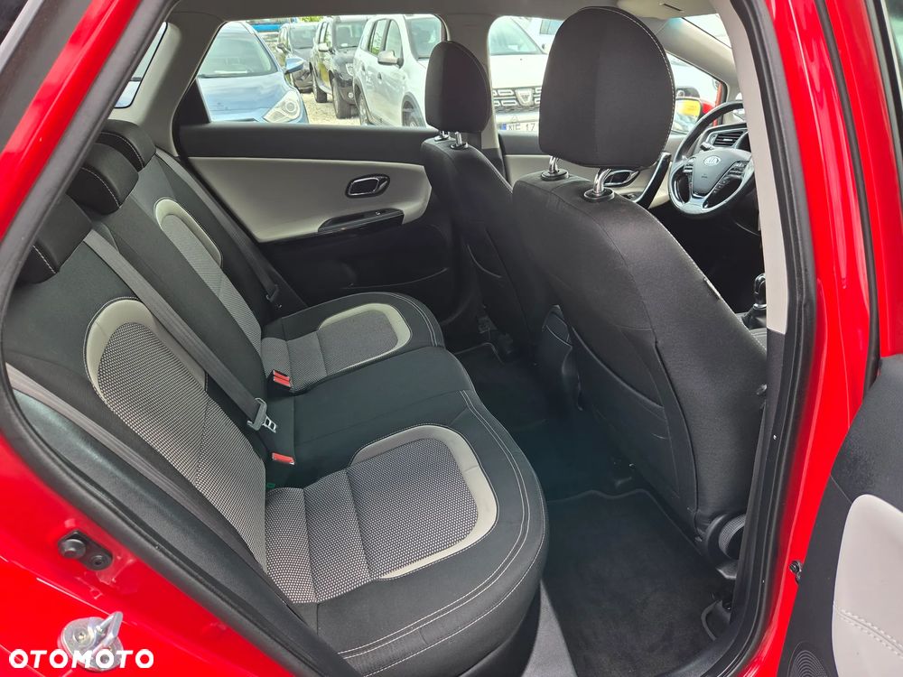 Kia Ceed 1.6 CRDi 136 ISG Platinum Edition - 11