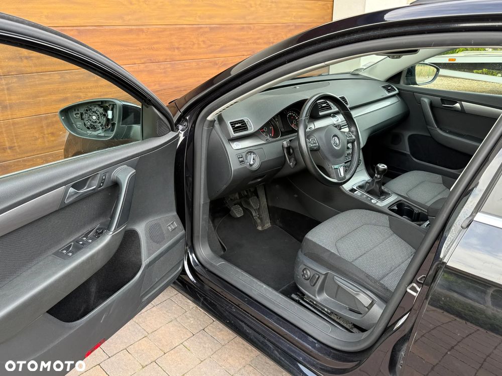 Volkswagen Passat - 5
