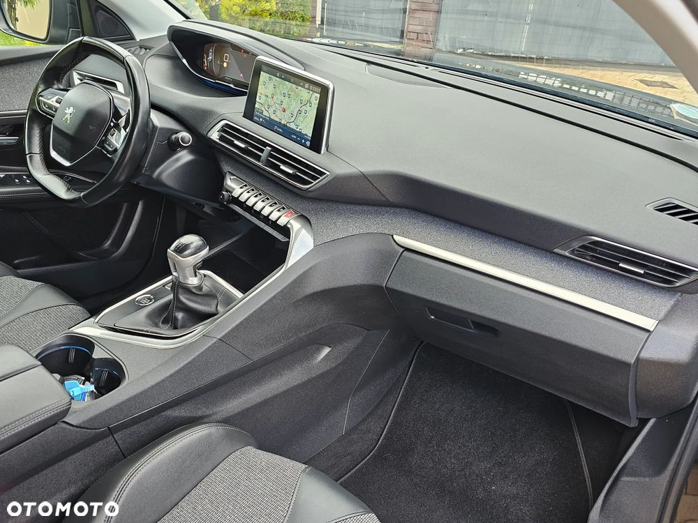 Peugeot 3008 1.5 BlueHDi Allure Pack S&S - 31