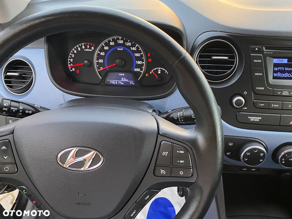 Hyundai i10 1.2 Fifa World Cup Edition - 25