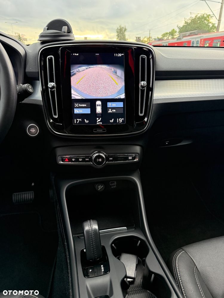 Volvo XC 40 T5 AWD R-Design - 22