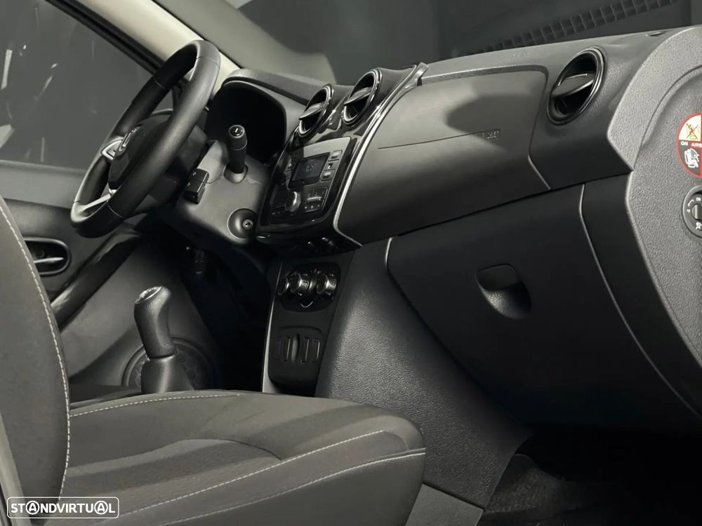 Dacia Sandero - 4