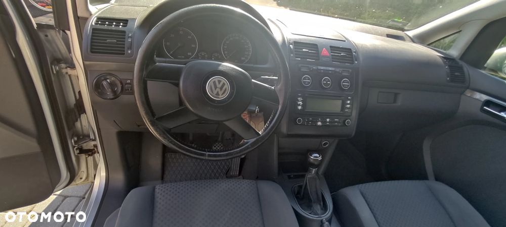 Volkswagen Touran 1.9 TDI Highline - 3