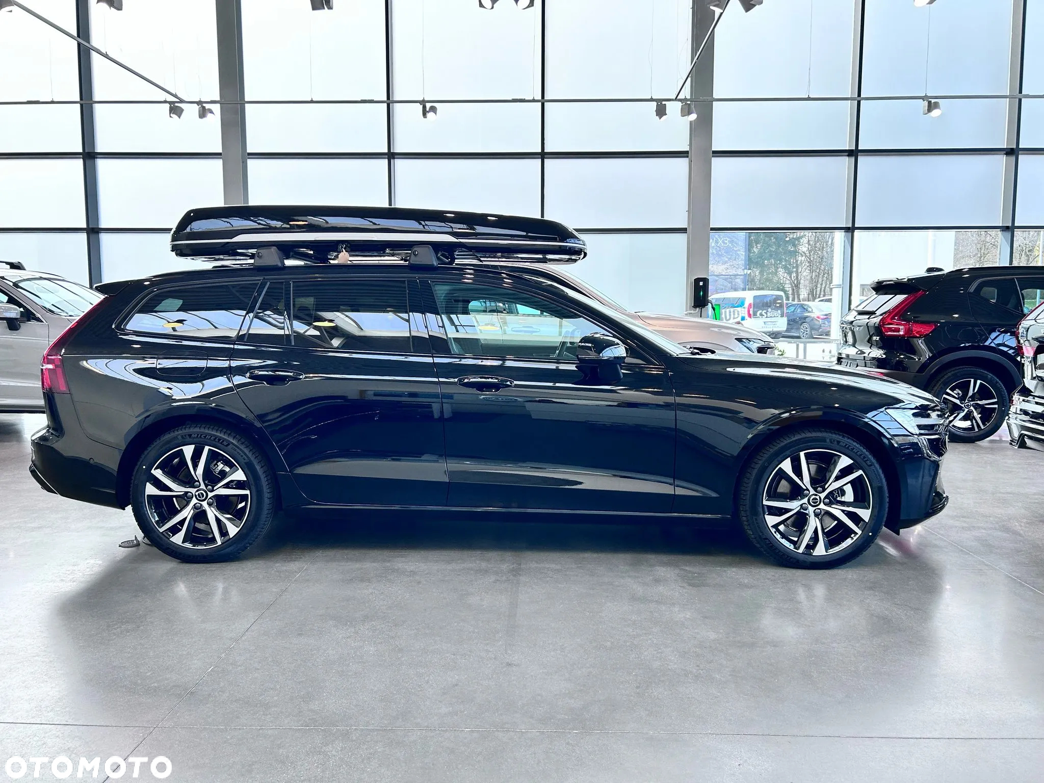 Volvo V60 B4 B Plus Dark - 4