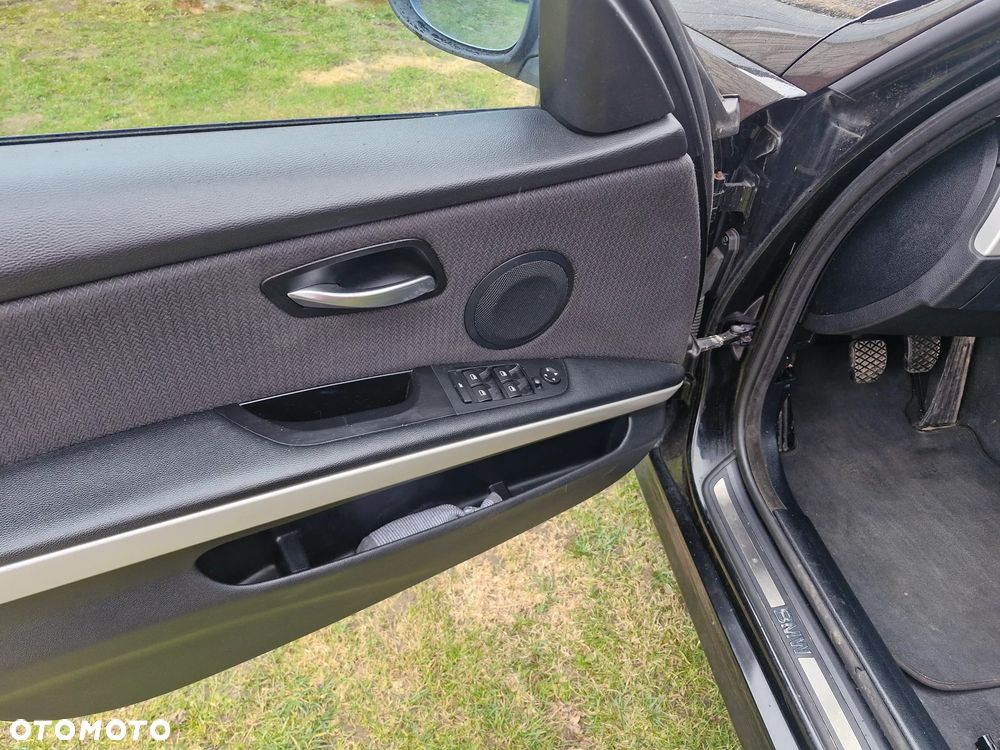 BMW Seria 3 318i - 18