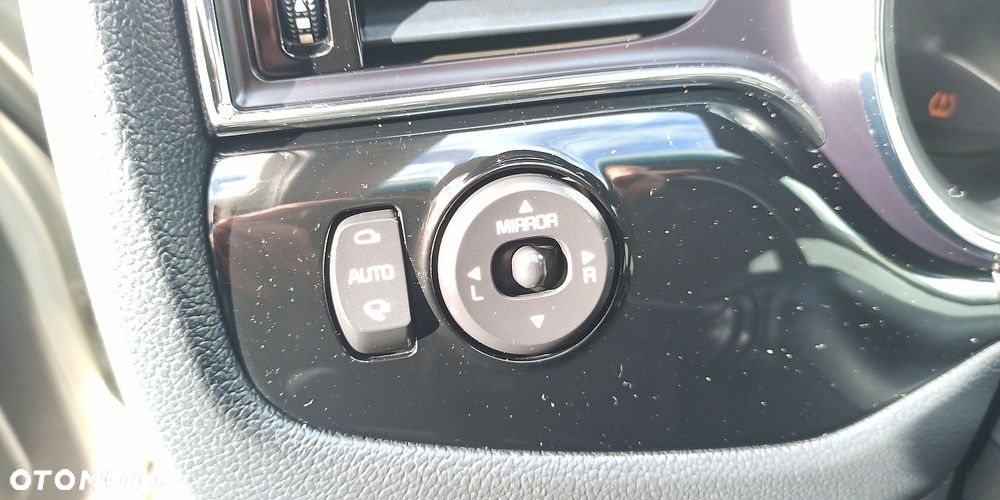 Kia Ceed 1.6 CRDi 136 DCT ISG Platinum Edition - 30