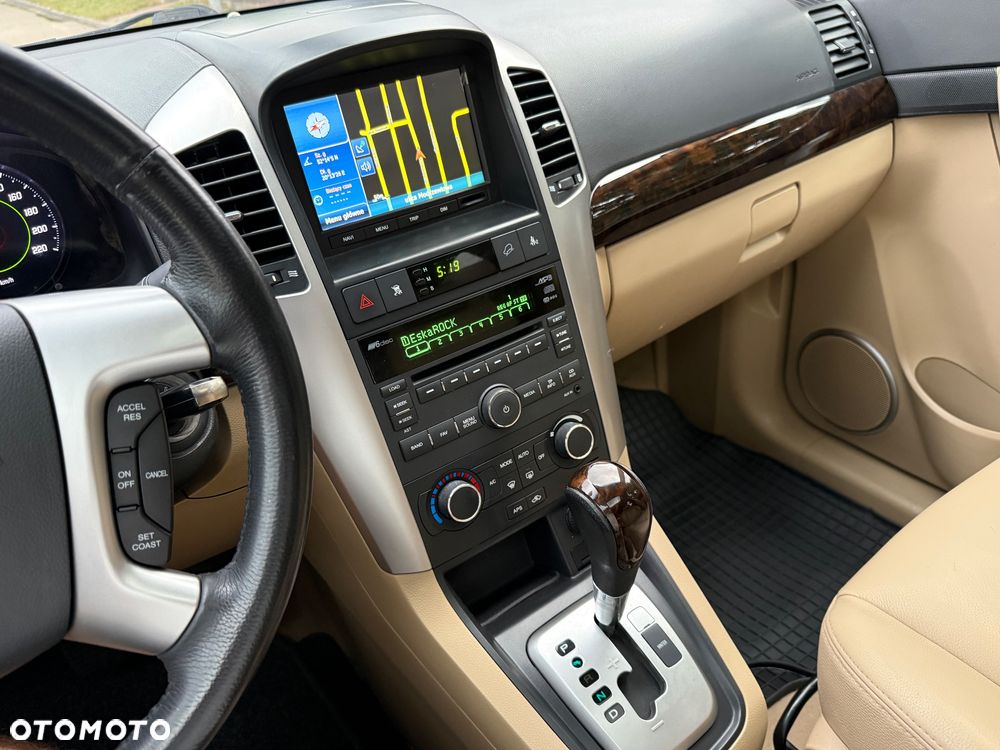 Chevrolet Captiva - 27