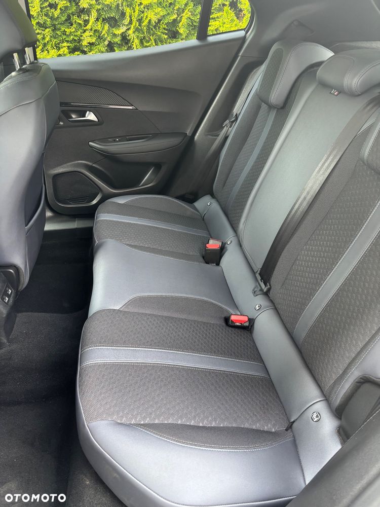 Peugeot 2008 1.2 PureTech Active S&S EAT8 - 14