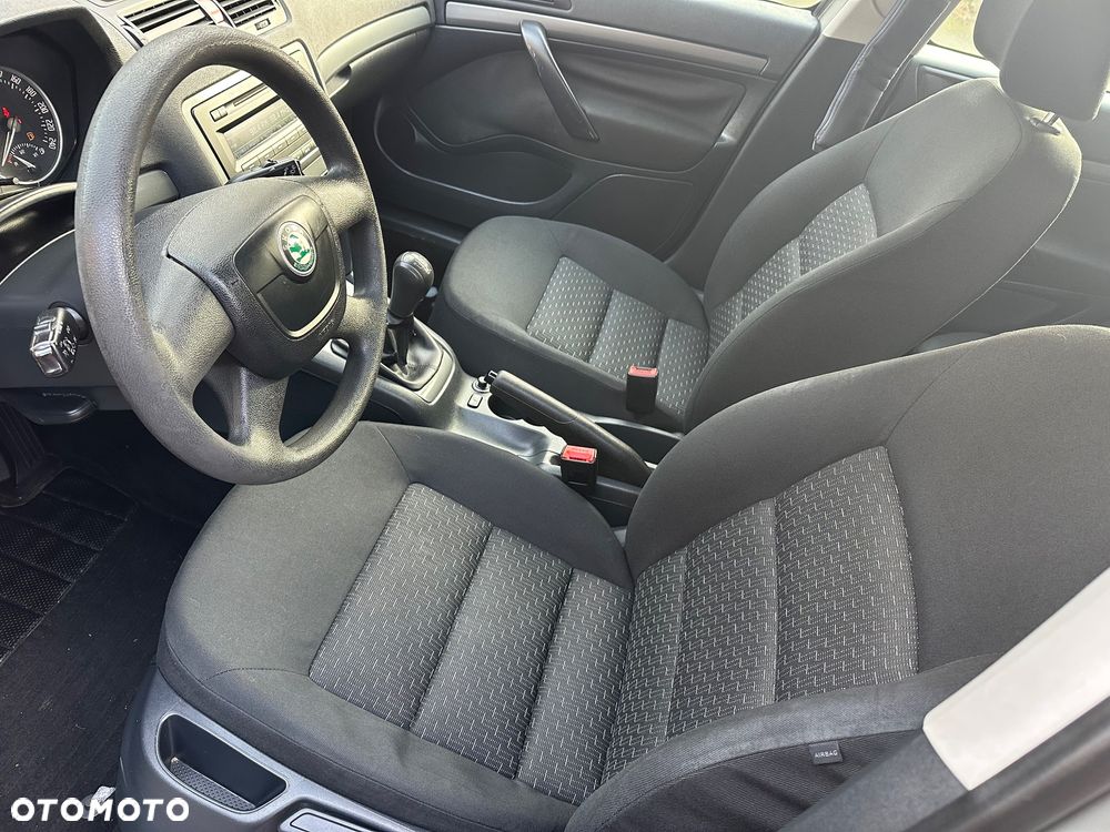 Skoda Octavia 1.6 Elegance - 11
