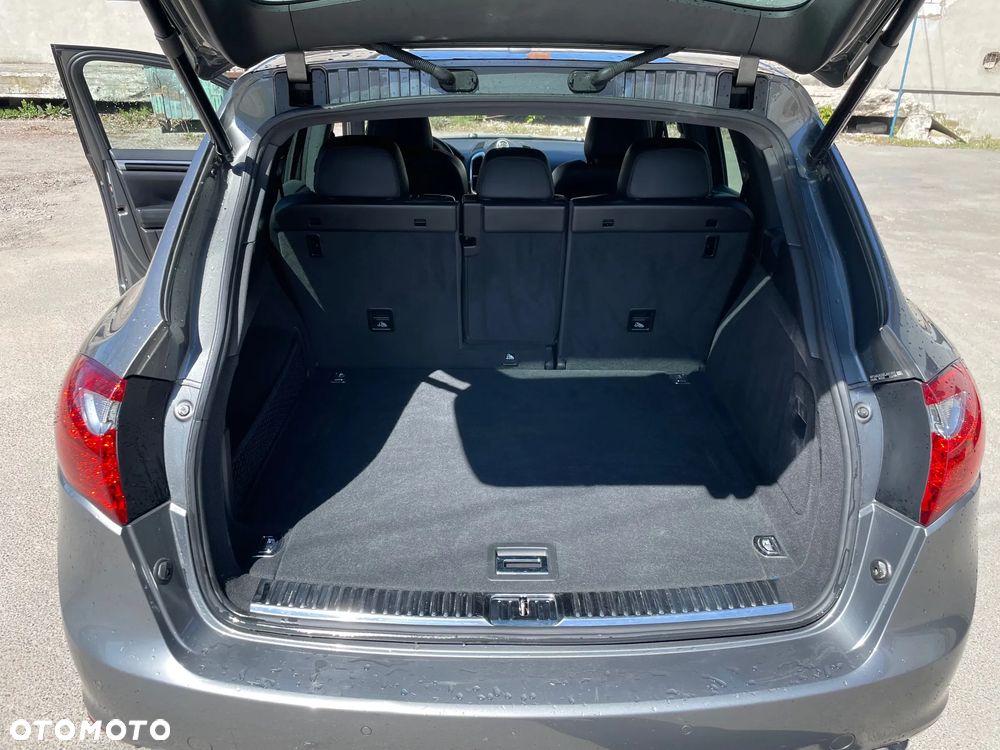 Porsche Cayenne - 9