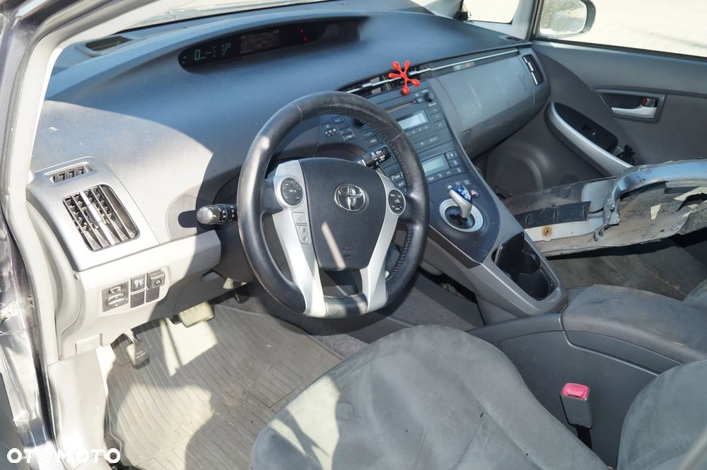 Toyota Prius - 8
