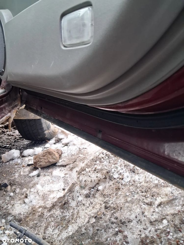 NISSAN X-TRAIL T30 01- DRZWI PRAWY PRZOD KX4 - 3