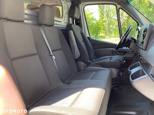 Mercedes-Benz Sprinter - 24