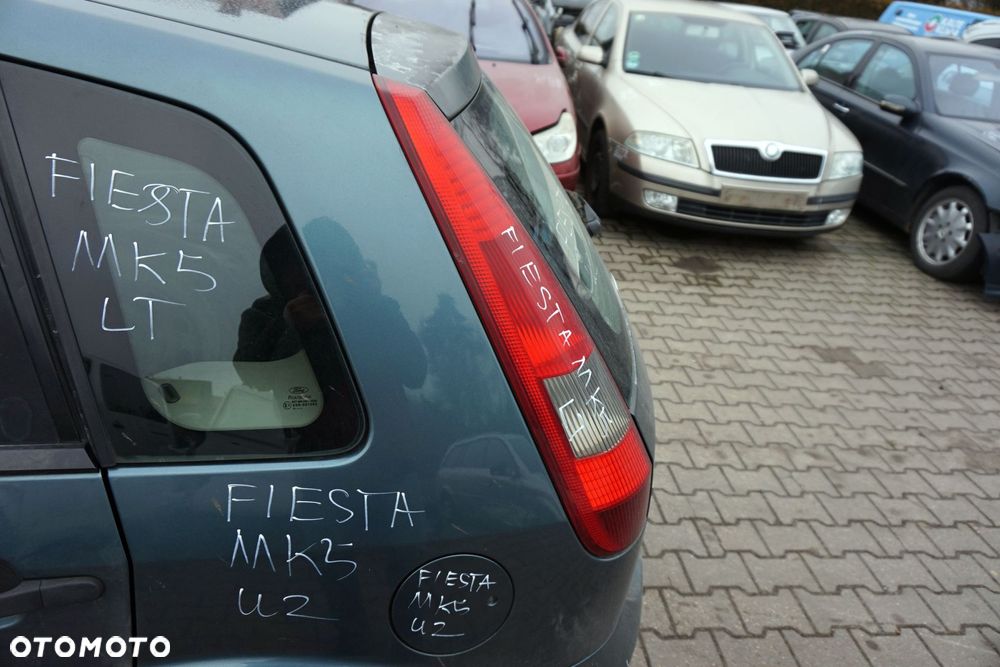 LAMPA TYLNA LEWA FIESTA V MK5 5D HB  FORD 2002-2008 - 2