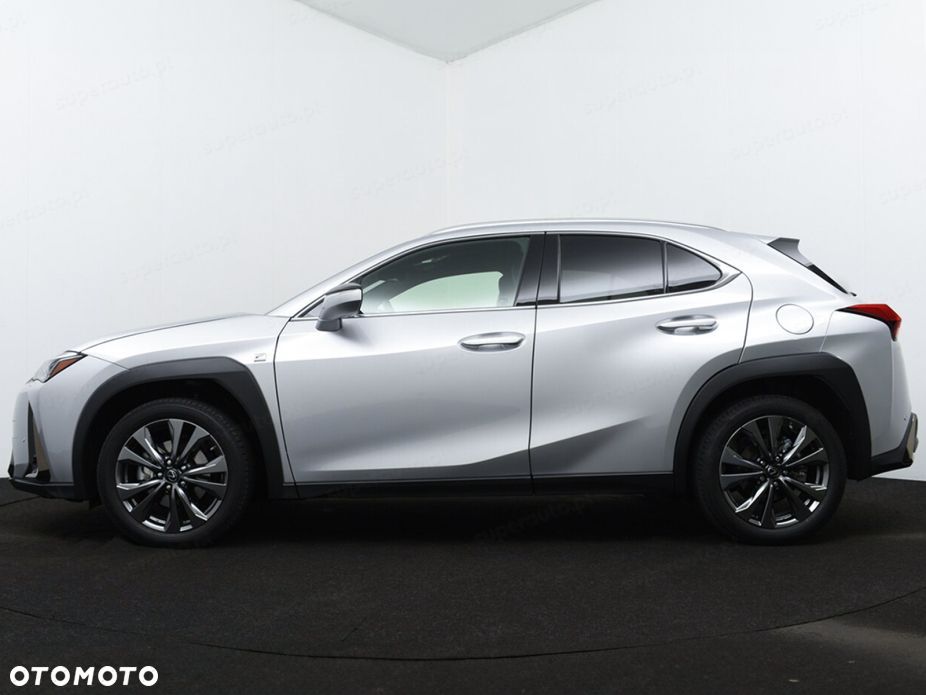 Lexus UX - 3