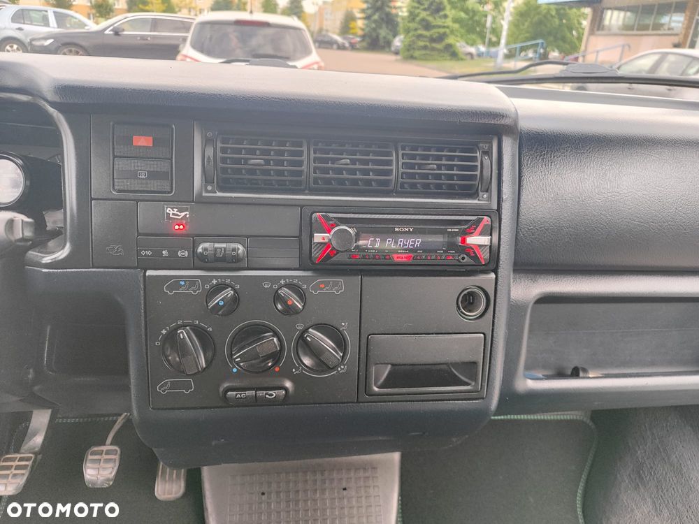Volkswagen Multivan - 11