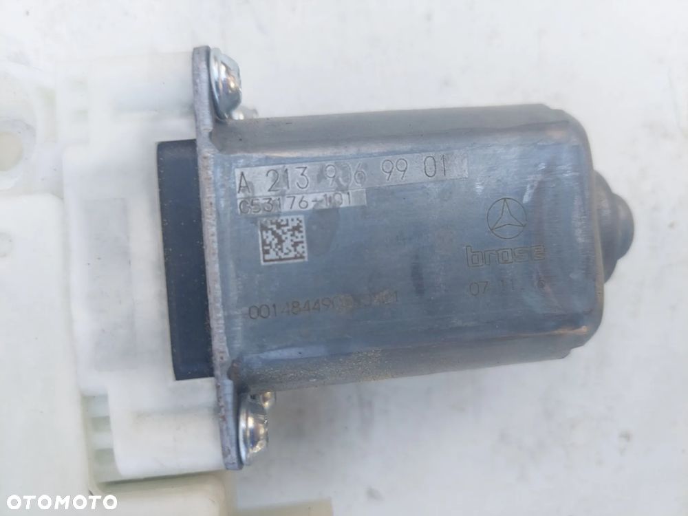 MERCEDES C W205 W213 SILNICZEK LEWY PRZÓD A2139069901 - 2