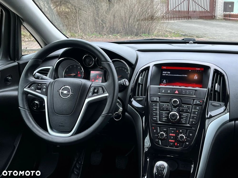 Opel Astra 1.4 Turbo Exklusiv - 31