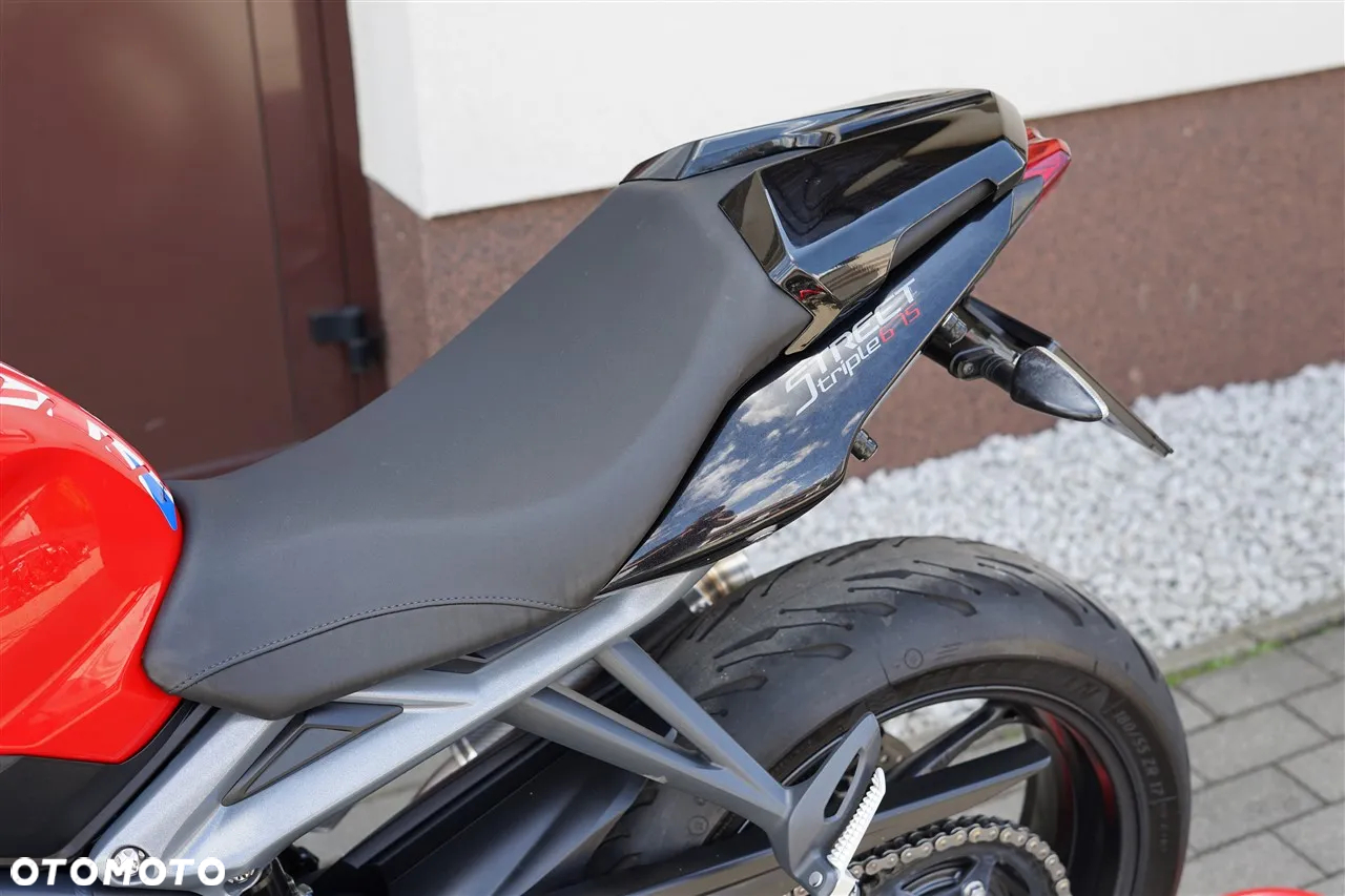 Triumph Street Triple - 23