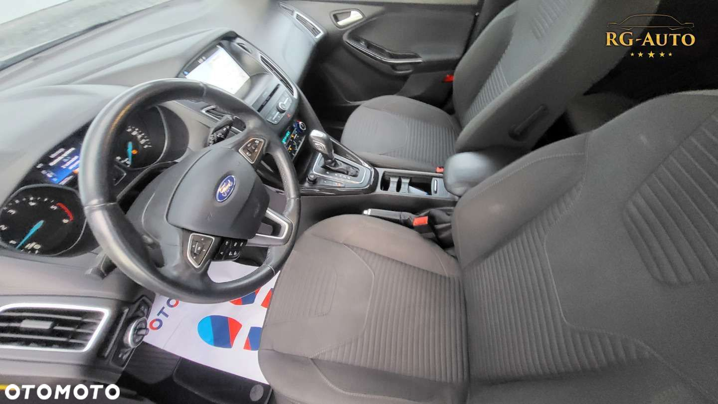 Ford Focus - 33
