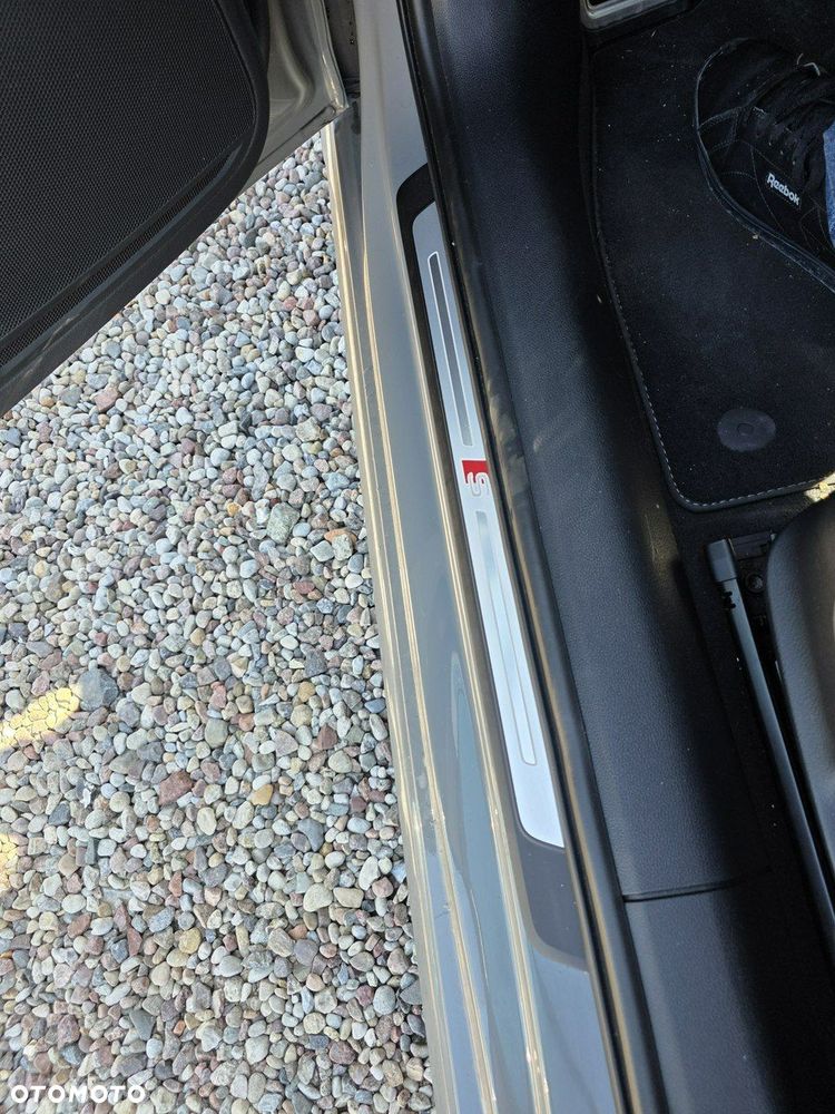 Audi A4 Avant 30 TDI S tronic S line - 25