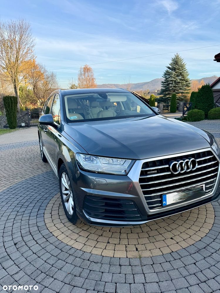Audi Q7 - 1
