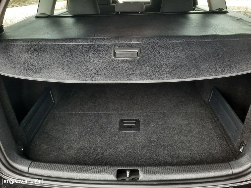 VW Passat Variant 2.0 TDi Confortline - 37