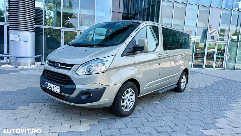 Ford Tourneo Custom - 1