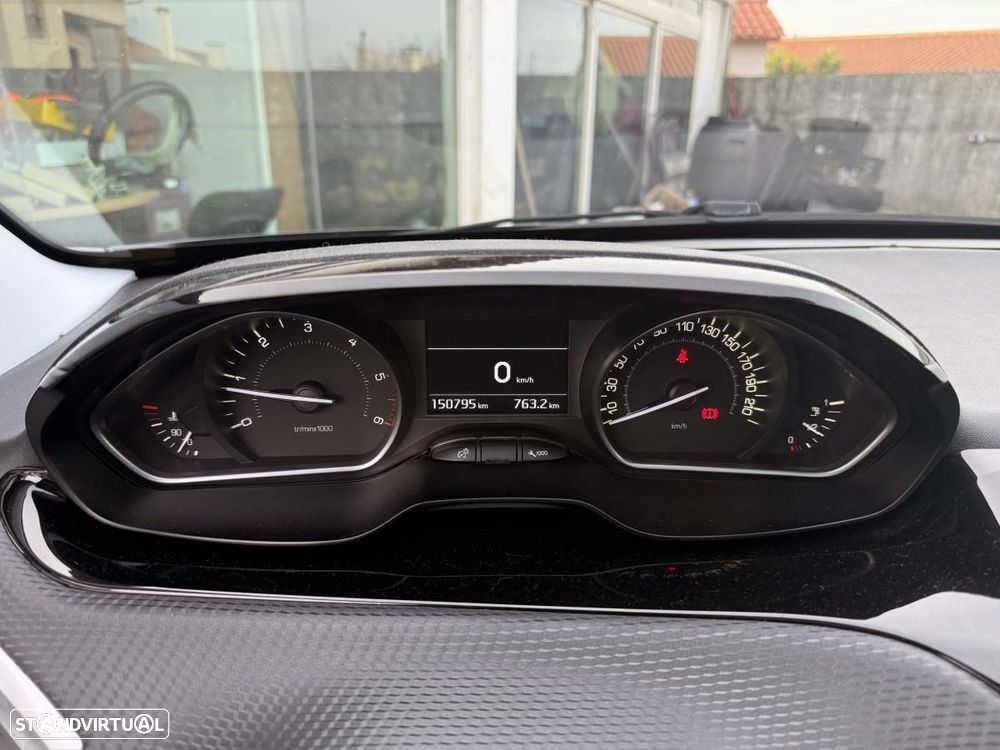 Peugeot 208 1.6 BlueHDi Allure - 37