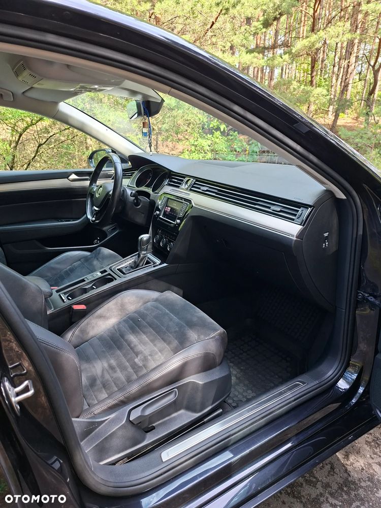 Volkswagen Passat - 11