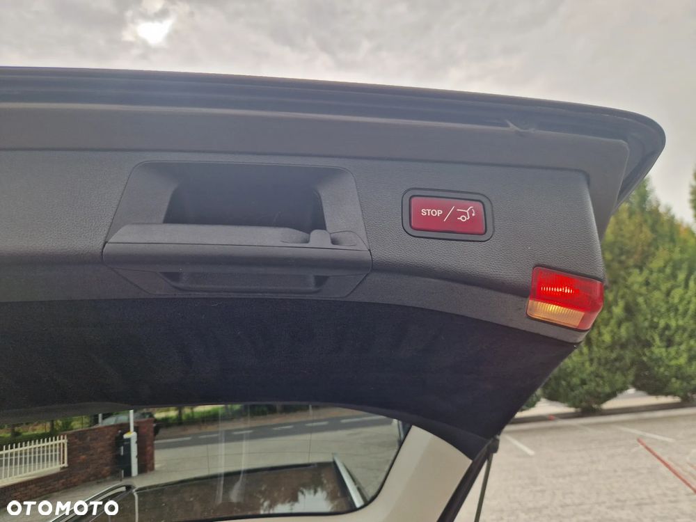 Mercedes-Benz Klasa E 250 BlueTEC 9G-TRONIC Avantgarde - 13