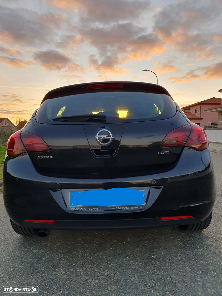 Opel Astra 1.7 CDTi Cosmo - 4